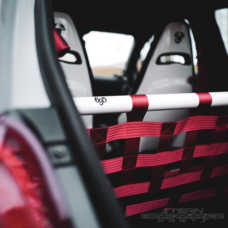 Clubsport Komplettset - Strebe mit Netz und Teppich für Abarth 595 / 500 / 695